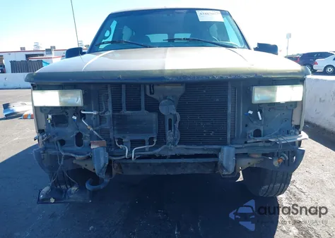 1999 Chevrolet Tahoe z USA, uszkodzony, nr VIN 3GNEK18R0XG101772